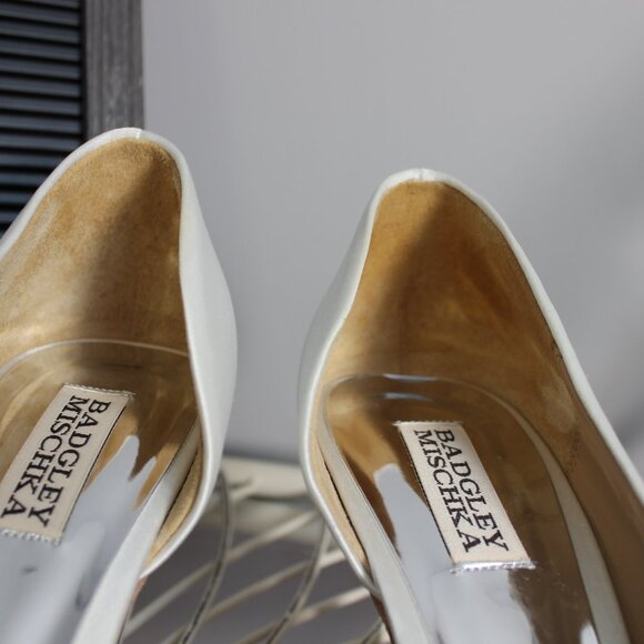 Badgley Mischka | BNIB | Meilani Bow Kitten Heel | Ivory | Size 8.5 - Picture 5 of 14